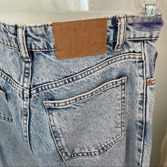 Zara Straight Leg alight Wash Jeans - Picture 7 of 7
